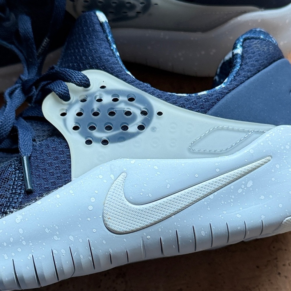 Nike Men's Penn State Sneakers! Size 10, like new!💙🤍💙 - Picture 7 of 7